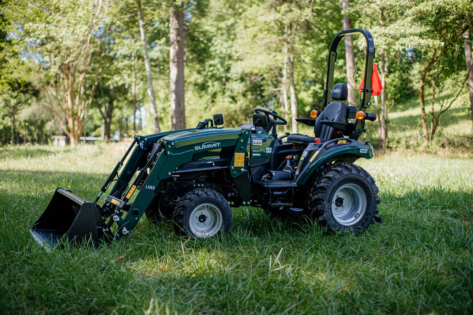Summit Tractors TX25H Tractor & Loader