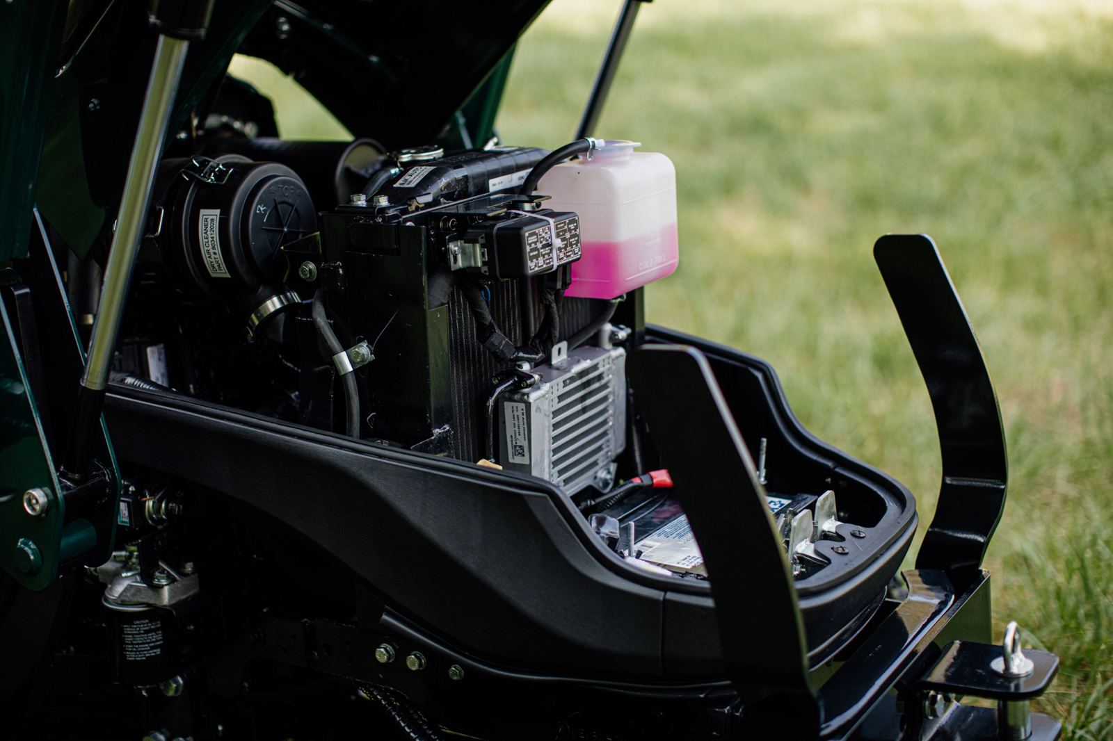TX25H Mitsubishi diesel engine and service access